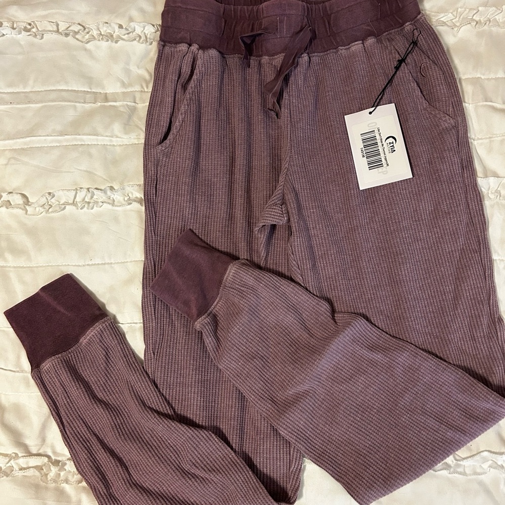 ZYIA Women's Thermal Joggers in Mauve